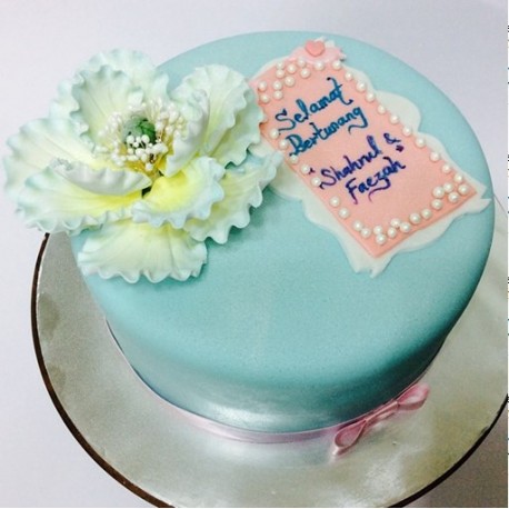 Engagement Cake with Fondant Flower